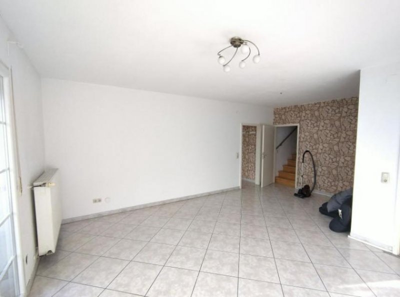 Frankenthal (Pfalz) ObjNr:3928 - Moderne Maisonettenwohnung; 2 Schlafzimmer, Küche, Diele, 2 Bäder und großes Wohnzimmer mit Balkon Wohnung