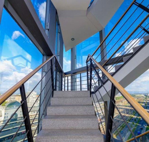 Mannheim ATIK: Exklusivität mit atemberaubendem Panorama - Repräsentative Büroflächen im Victoria-Turm Gewerbe mieten