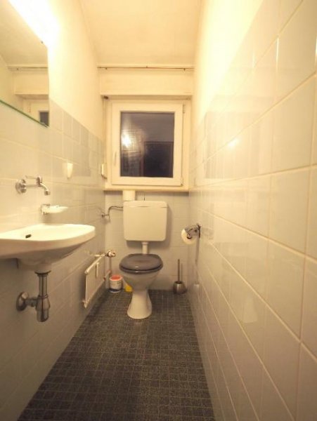 Stuttgart 3 Zi., DG, mit Balkon, ca. 72 m², frisch gestrichen in ruhiger Lage in S-Kaltental Wohnung mieten