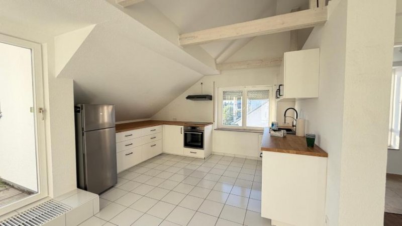 Böblingen Lakeview-Loft! 3 room (2 Br) apartment in Böblingen - available from Mai 29. Wohnung mieten