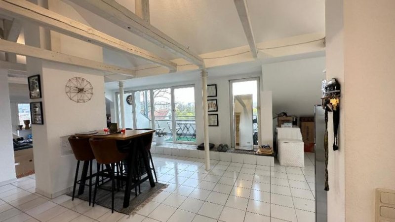 Böblingen Lakeview-Loft! 3 room (2 Br) apartment in Böblingen - available from Mai 29. Wohnung mieten
