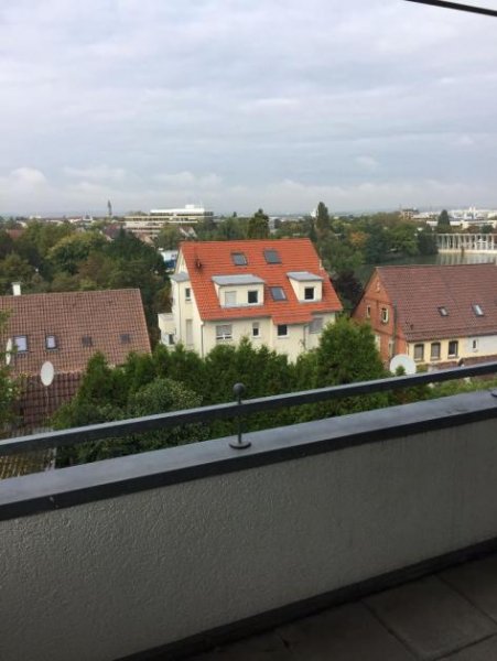 Böblingen Lakeview-Loft! 3 room (2 Br) apartment in Böblingen - available from Mai 29. Wohnung mieten