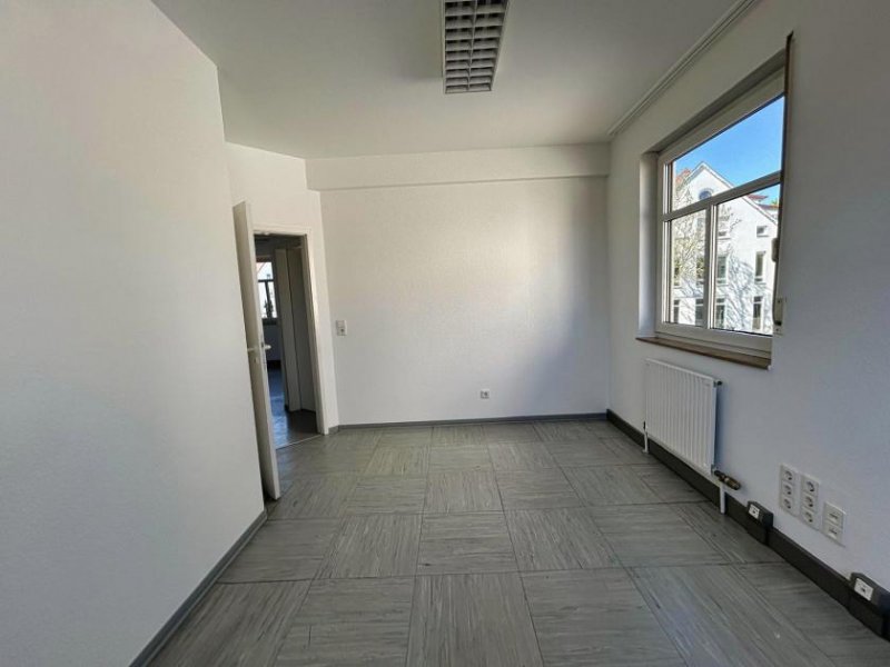Ludwigsburg Modernes Büro mit 5 Büros - 2 WCs - Sozialraum uvm. Gewerbe mieten