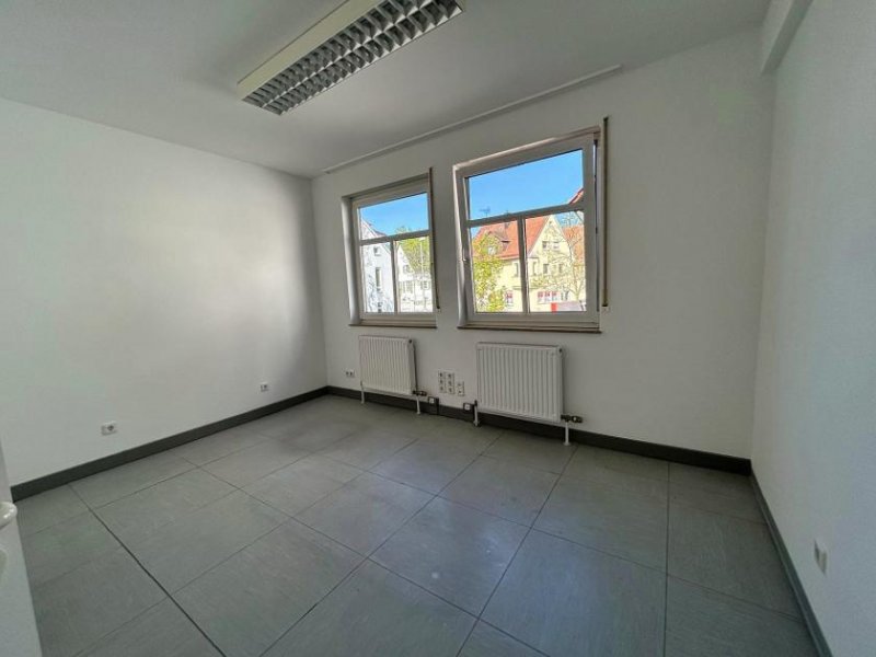 Ludwigsburg Modernes Büro mit 5 Büros - 2 WCs - Sozialraum uvm. Gewerbe mieten
