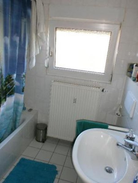 Haßmersheim Dachgeschosswohnung - Tageslichtbad - Einbaukücke - separates WC - Stellplatz!!! Wohnung mieten