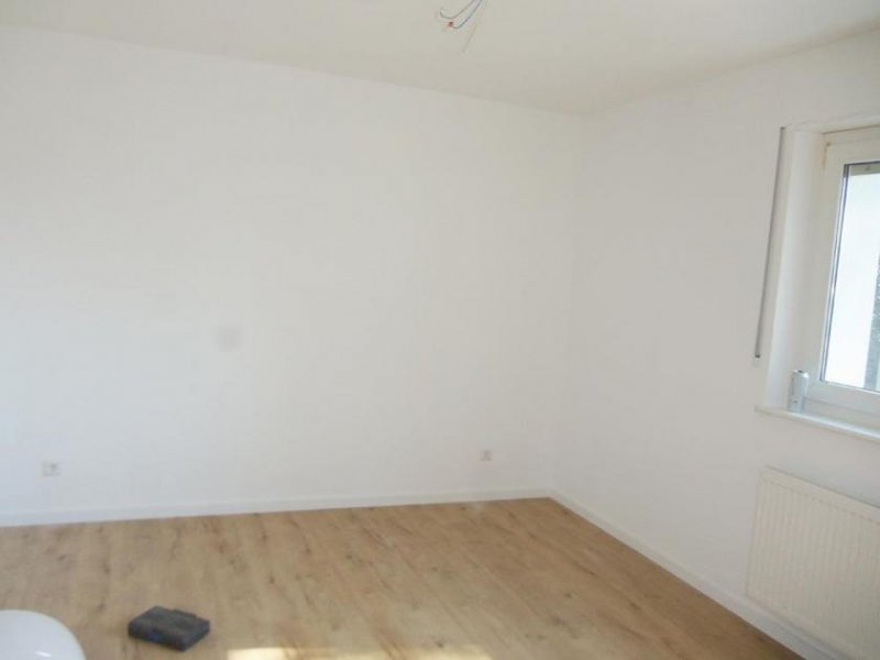 Rastatt Erstbezug! Große 2 Zimmer Whg Balkon auf 61qm und KFZ Stellplatz Wohnung mieten