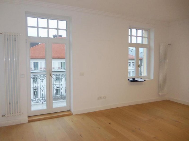 Baden-Baden (6)Große 3,5 Zimmer Luxus Whg 95qm 2 Bäder und Balkon Wohnung mieten