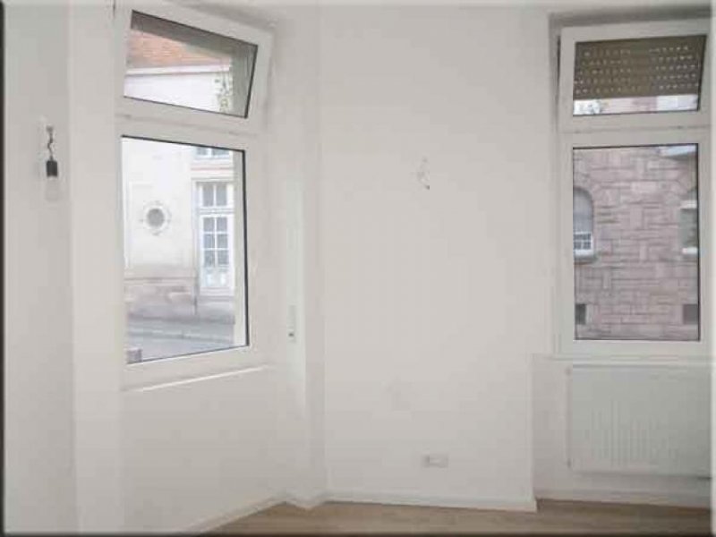 Baden-Baden Große 2 Zimmer Single EG Whg mit Neuer Küche und Eichhörnchen Egon Wohnung mieten