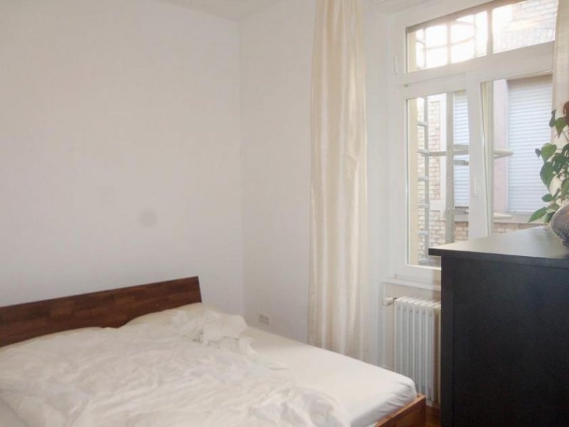 Baden-Baden Schnäppchen! Große 2 Zimmer Altbau Whg EBK auf 55qm Fussgängerzone Wohnung mieten