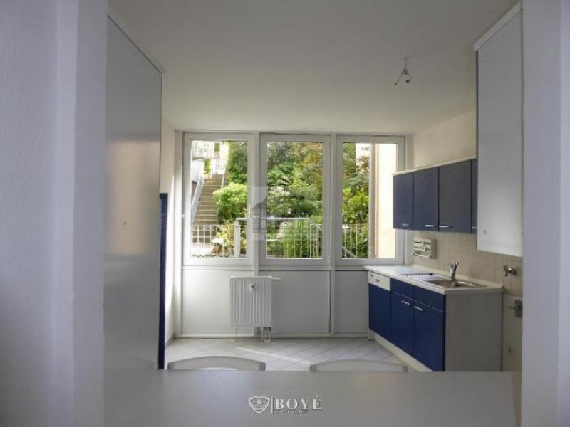 Baden-Baden Tolle Altbauwohnung mit Parkett, Lift, Balkon im Zentrum Wohnung mieten