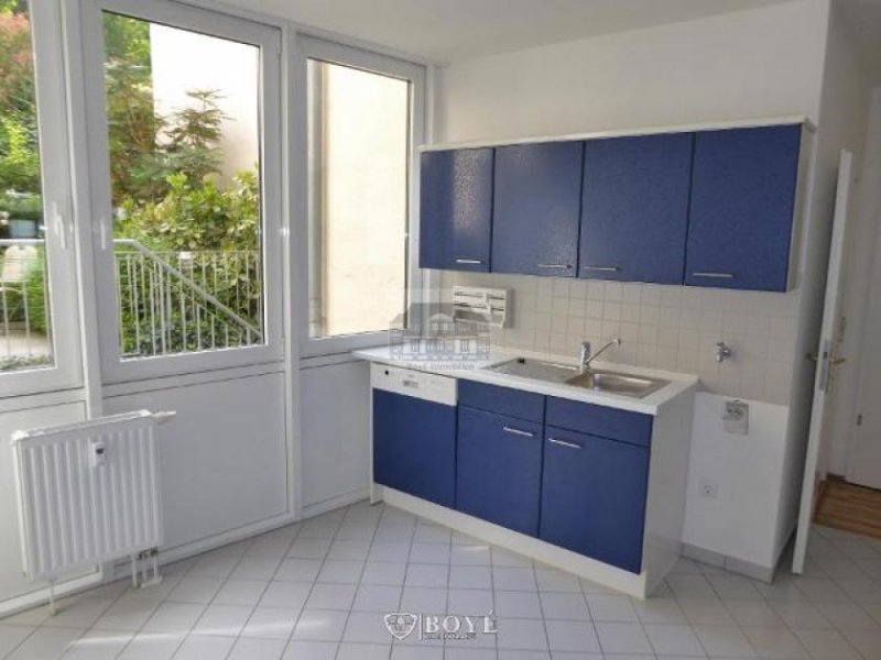 Baden-Baden Tolle Altbauwohnung mit Parkett, Lift, Balkon im Zentrum Wohnung mieten