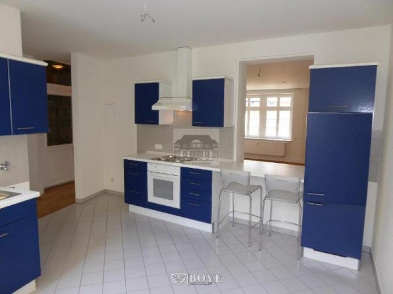 Baden-Baden Tolle Altbauwohnung mit Parkett, Lift, Balkon im Zentrum Wohnung mieten