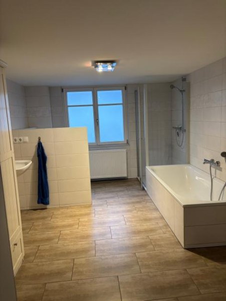 Baden-Baden Großzügige 3-Zimmer-Wohnung in einem denkmalgeschützten Gebäude in Baden-Baden - Haueneberstein Wohnung mieten