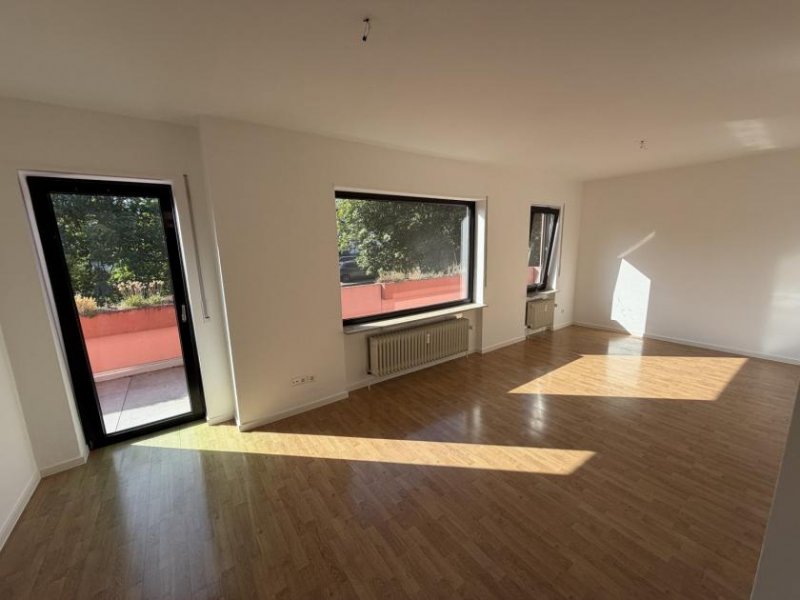 Bad Bergzabern Helle, neu renovierte Wohnung mit Südterrasse in zentraler Lage-inkl. Tiefgaragenstellplatz Wohnung mieten