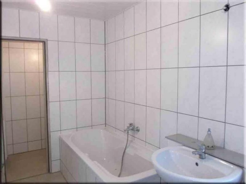 Lichtenau (Landkreis Rastatt) Schnäppchen Große moderne 3,5 Zimmer mit Dachterrasse und EBK 90qm Wohnung mieten