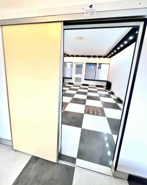 Bad Dürrheim Attraktive Gewerbefläche in Top-Lage von Bad Dürrheim – Ideal für vielfältige Geschäftsideen! Gewerbe mieten