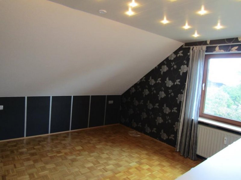 Bad Dürrheim **SCHICKE 3,5 Zimmer Mietwohnung inkl. EBK, Kaminofen, Garage** Wohnung mieten