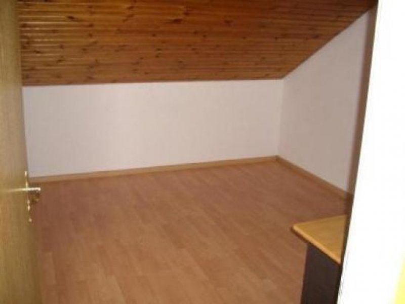 Niedereschach gut geschnittene 5 Zi.DG-Wg im herlichen Niedereschach
Wohnung mieten