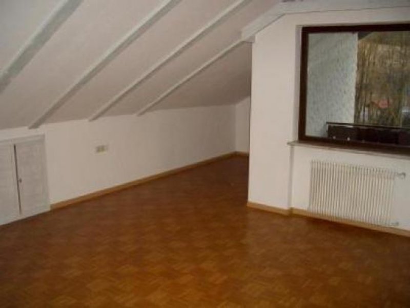 Niedereschach gut geschnittene 5 Zi.DG-Wg im herlichen Niedereschach
Wohnung mieten