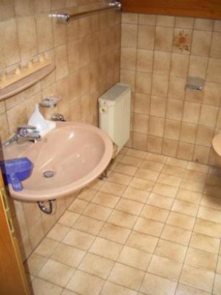 Niedereschach kleine 4 Zi.-DG-Whg.in Fischbach
Wohnung mieten