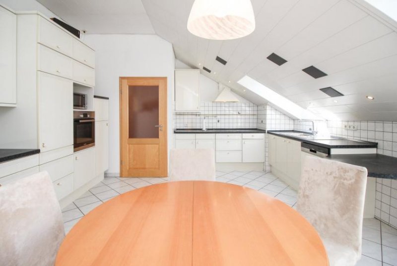 Niedereschach Wunderschöne Dachwohnung mit zwei Dachterrassen & Garage in Niedereschach Wohnung mieten