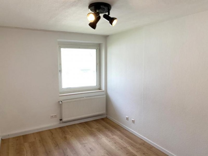 St. Georgen im Schwarzwald Schnäppchen! Neu renovierte 2 Zimmer Whg mit moderner Küche ab sofort Wohnung mieten