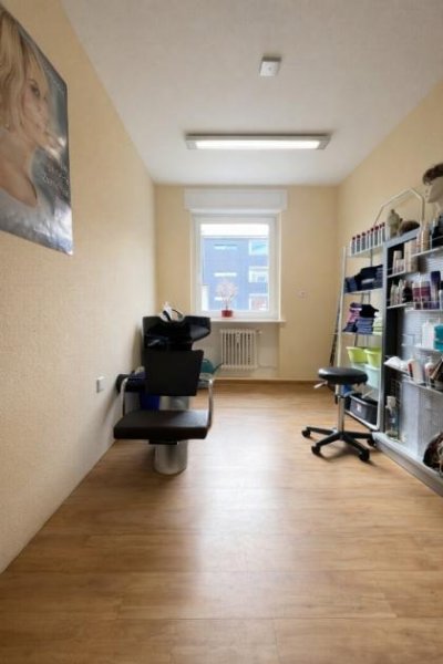 Singen (Hohentwiel) Friseursalon in Bestlage Singen zu übergeben – laufender Betrieb & faire Miete Gewerbe mieten
