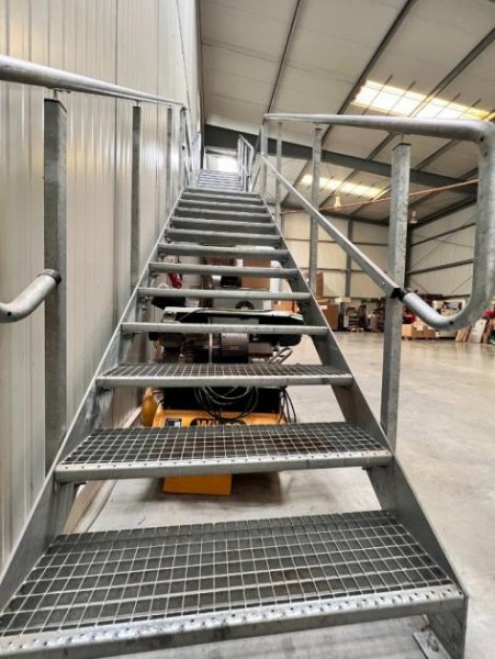 Hohenfels (Landkreis Konstanz) Flexible Gewerbeeinheit mit Hochregallager, Büro & Produktion – zentral in Hohenfels Gewerbe mieten