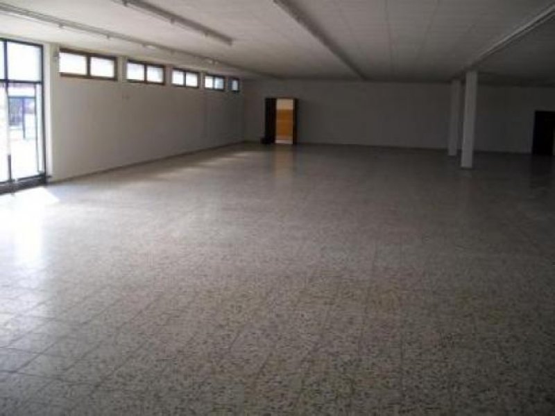 Deißlingen Ladenfläche mit ausreichenden Parkplätzen in Deißlingen !!! oder große Lagerkapazitäten!!!!
Gewerbe mieten