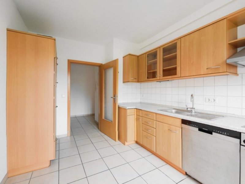 Bad Krozingen Großzügiger Grundriss mit Balkon
BITTE SCHRIFTLICH MELDEN Wohnung mieten