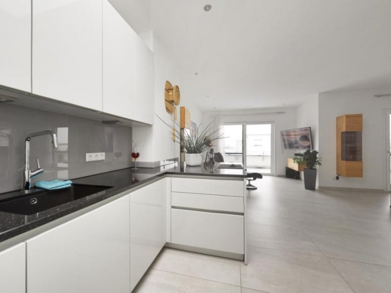 Bad Krozingen Sehr hochwertige Penthouse-Wohnung mit Einbauküche Wohnung mieten
