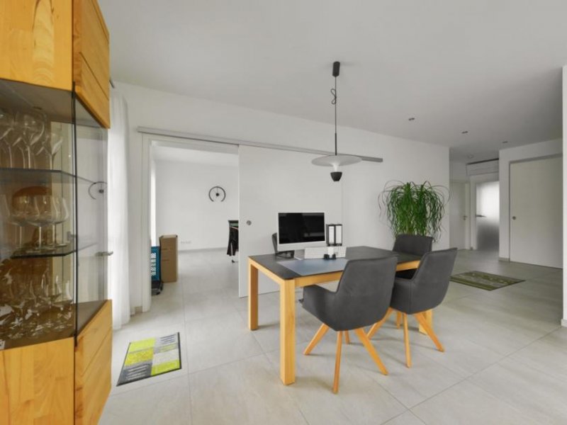 Bad Krozingen Sehr hochwertige Penthouse-Wohnung mit Einbauküche Wohnung mieten