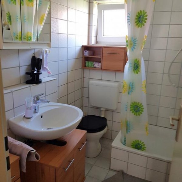 Kandern 2 Zi.-Mietwohnung im 1.OG mit 2 x Balkon + TG Wohnung mieten