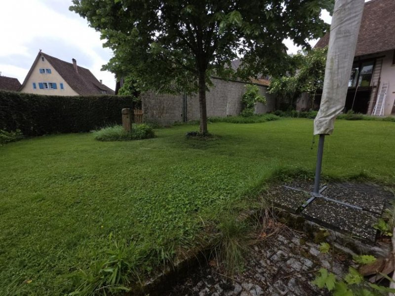 Kandern Geräumiges Wohnhaus mit Carportplatz & Garten Wohnung mieten