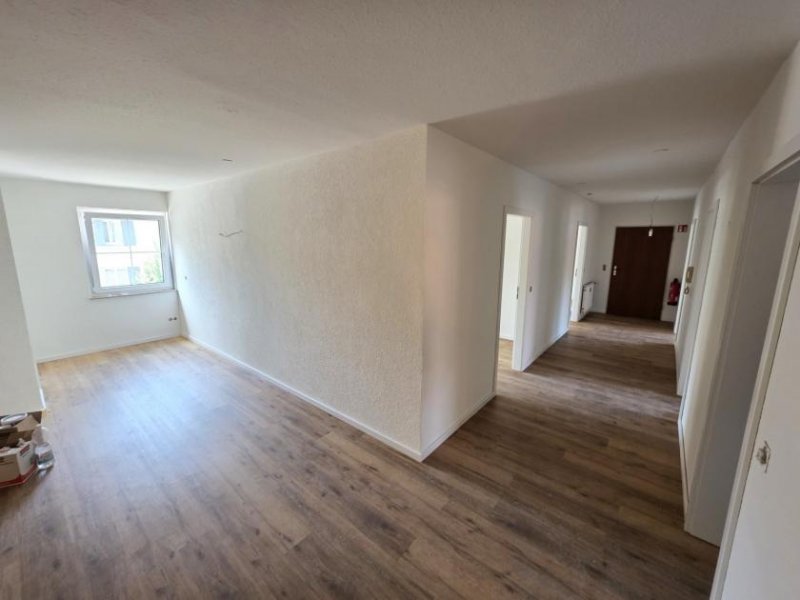 Kandern Großzügige, renovierte 5 Zi.-Mietwhg. mit Garage Wohnung mieten