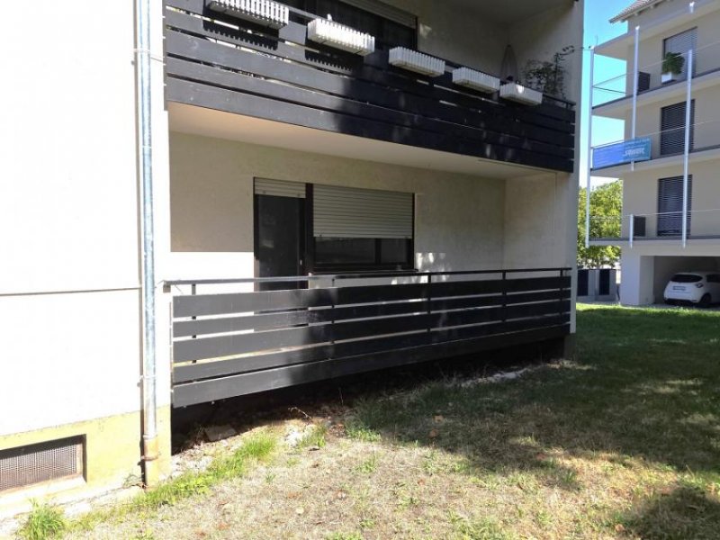 Kandern Renovierte 3 Zi.-Whg. mit EBK, Balkon & KFZ-PL. Wohnung mieten