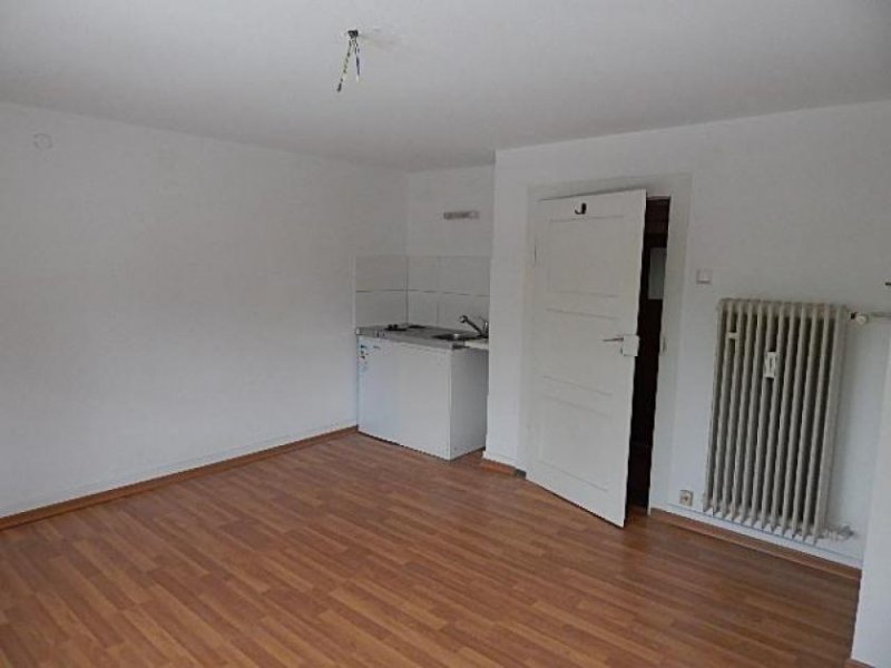 Häusern 2 Zimmerwohnung im Zentrum von Häusern zu vermieten Wohnung mieten