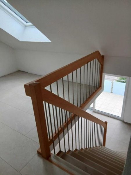 Bonndorf im Schwarzwald Bonndorf: 4 Zi. Galeriewohnung mit Balkon und Garage Wohnung mieten