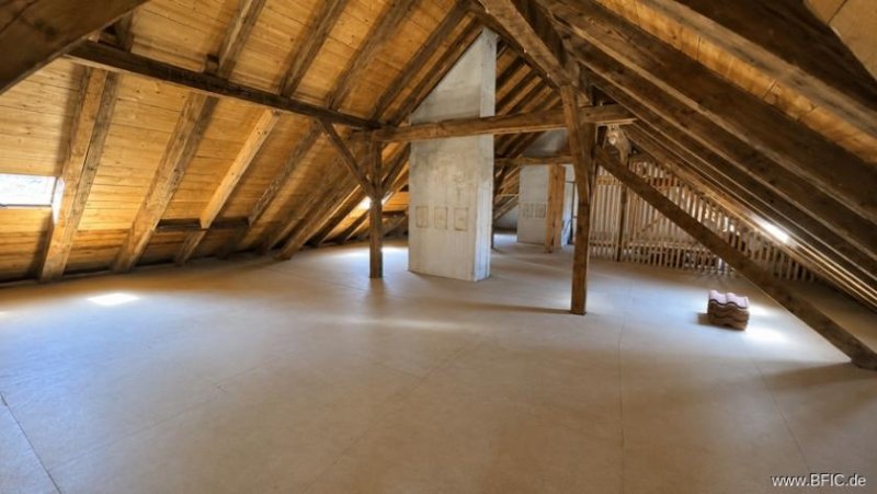 München Dachboden Lagerfläche in München-Neuhausen Gewerbe mieten