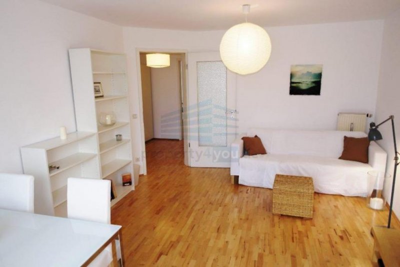 München Helle, möblierte 3 Zimmer Wohnung mit Südbalkon in Neuhausen Wohnung mieten