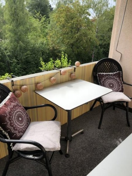 München Biete Zimmer mit Balkon Dusche WC und Küche ab 01.03.2026 frei München Wohnung mieten