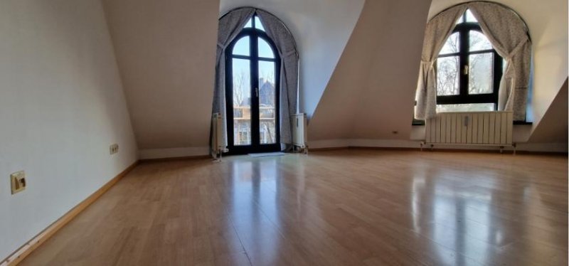 München Tolle, ruhige 2 Zi. Balkon-Dachgeschoss, nähe Fasanerie ** Wohnung mieten