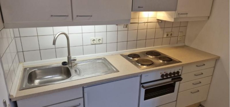 München Tolle, ruhige 2 Zi. Balkon-Dachgeschoss, nähe Fasanerie ** Wohnung mieten