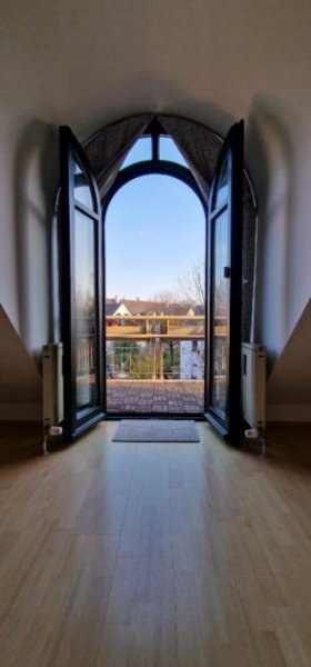 München Tolle, ruhige 2 Zi. Balkon-Dachgeschoss, nähe Fasanerie ** Wohnung mieten