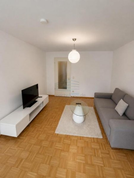 München Wunderschöne 2 Zimmer Wohnung an der Balanstrasse mit gemütlichem Balkon zum Innenhof Wohnung mieten