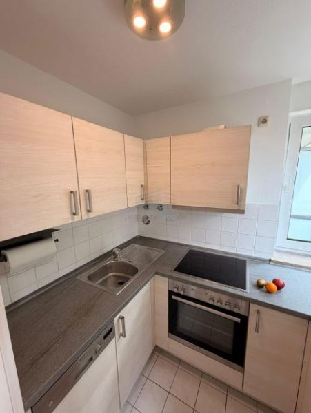 München Wunderschöne 2 Zimmer Wohnung an der Balanstrasse mit gemütlichem Balkon zum Innenhof Wohnung mieten