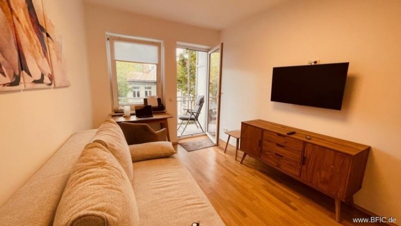 München WG-Zimmer mit Balkon nahe Isar & U-Bahn: Zentral, ruhig, ab 24. September 2026 Wohnung mieten