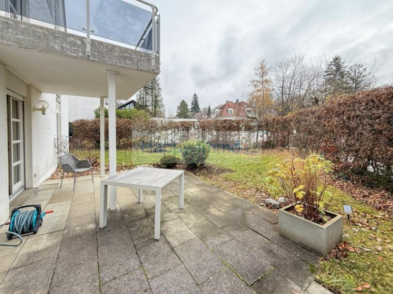 München Besichtigung 20.1. - 270 qm eigener Garten / 2 Terrassen / 2 Zimmerwhg / EBK / Duplex TG unten Wohnung mieten