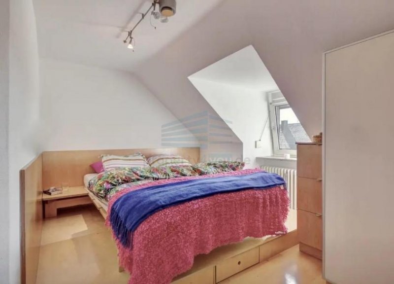 München Vollmöbilierte 2,5-Zimmer-DG-Wohnung mit EBK in Obergiesing, München Wohnung mieten
