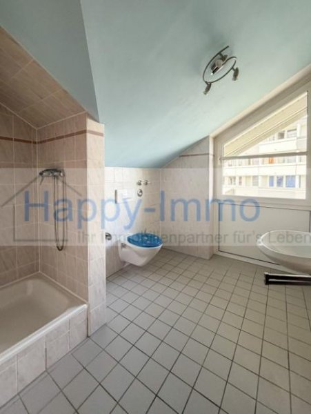 Unterhaching bezugsfreie 1 Zimmer Dachgeschosswohnung mit Duplex TG unten in Unterhaching Wohnung mieten